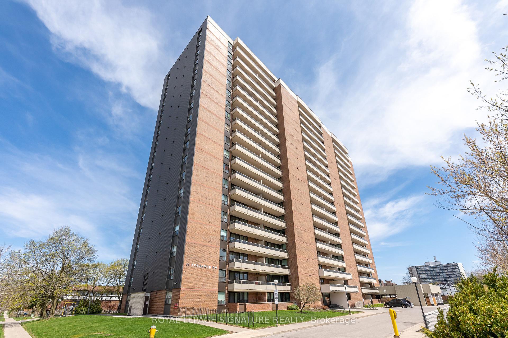 2 Bedrooms Condo at 15 Torrance, Toronto For sale