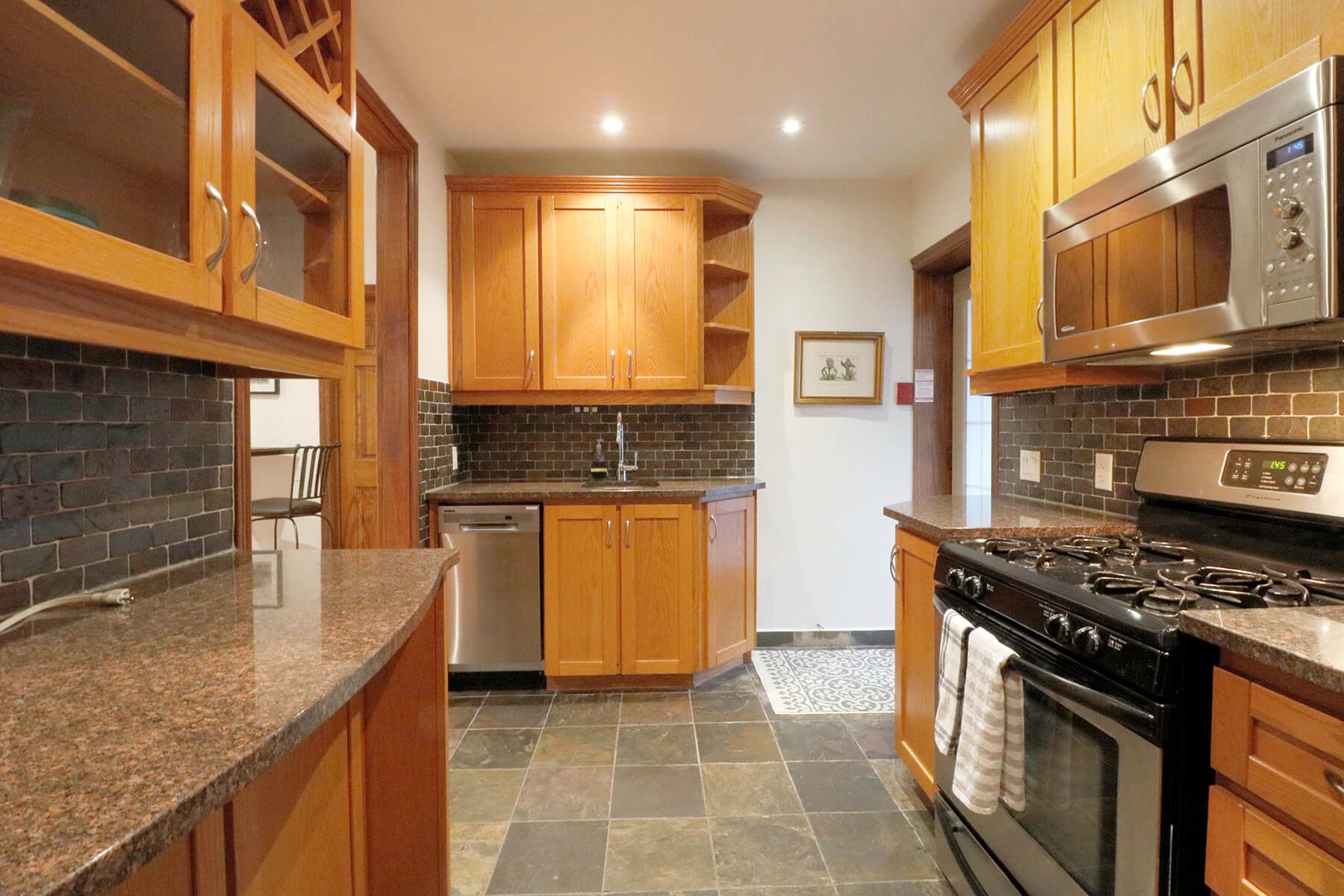510 Jarvis Street 4