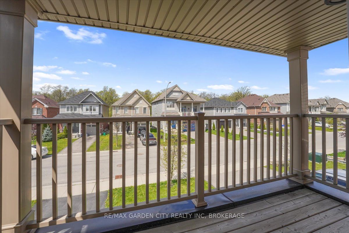 8648 DOGWOOD Crescent