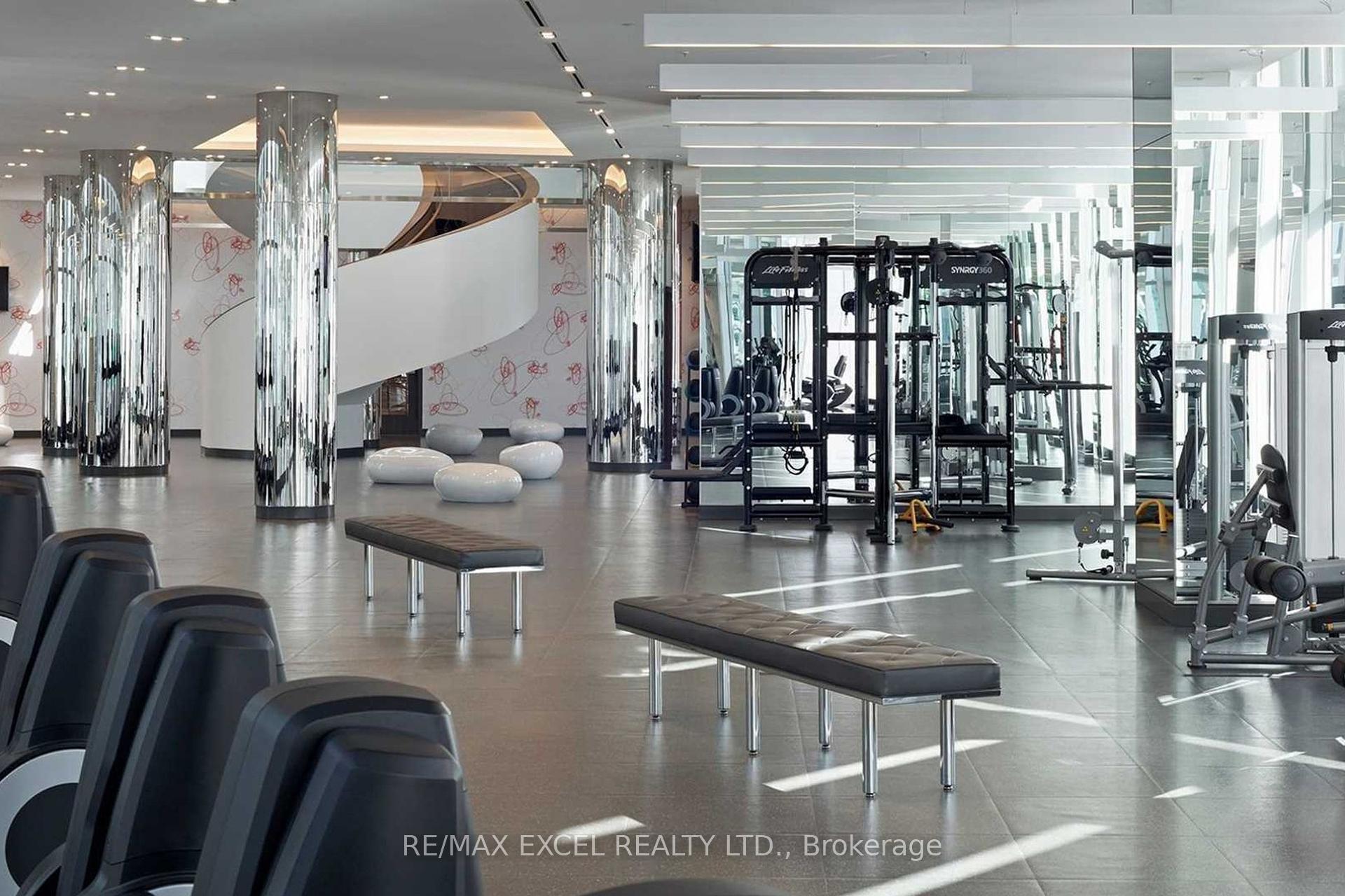 2 Bedrooms Condo at 10 York, Toronto For sale
