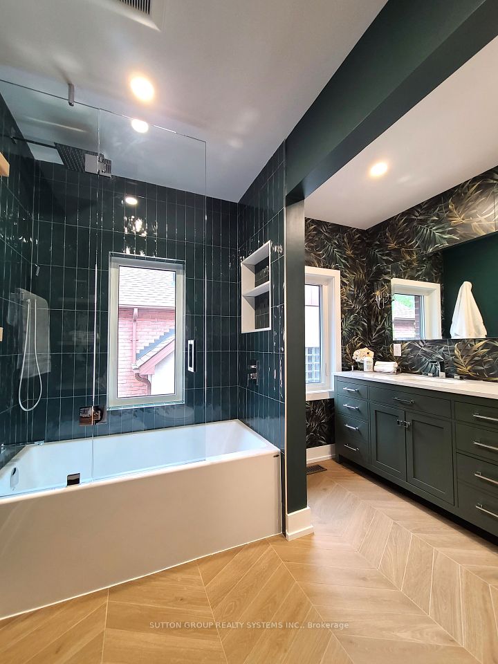Glass Entrance Shower