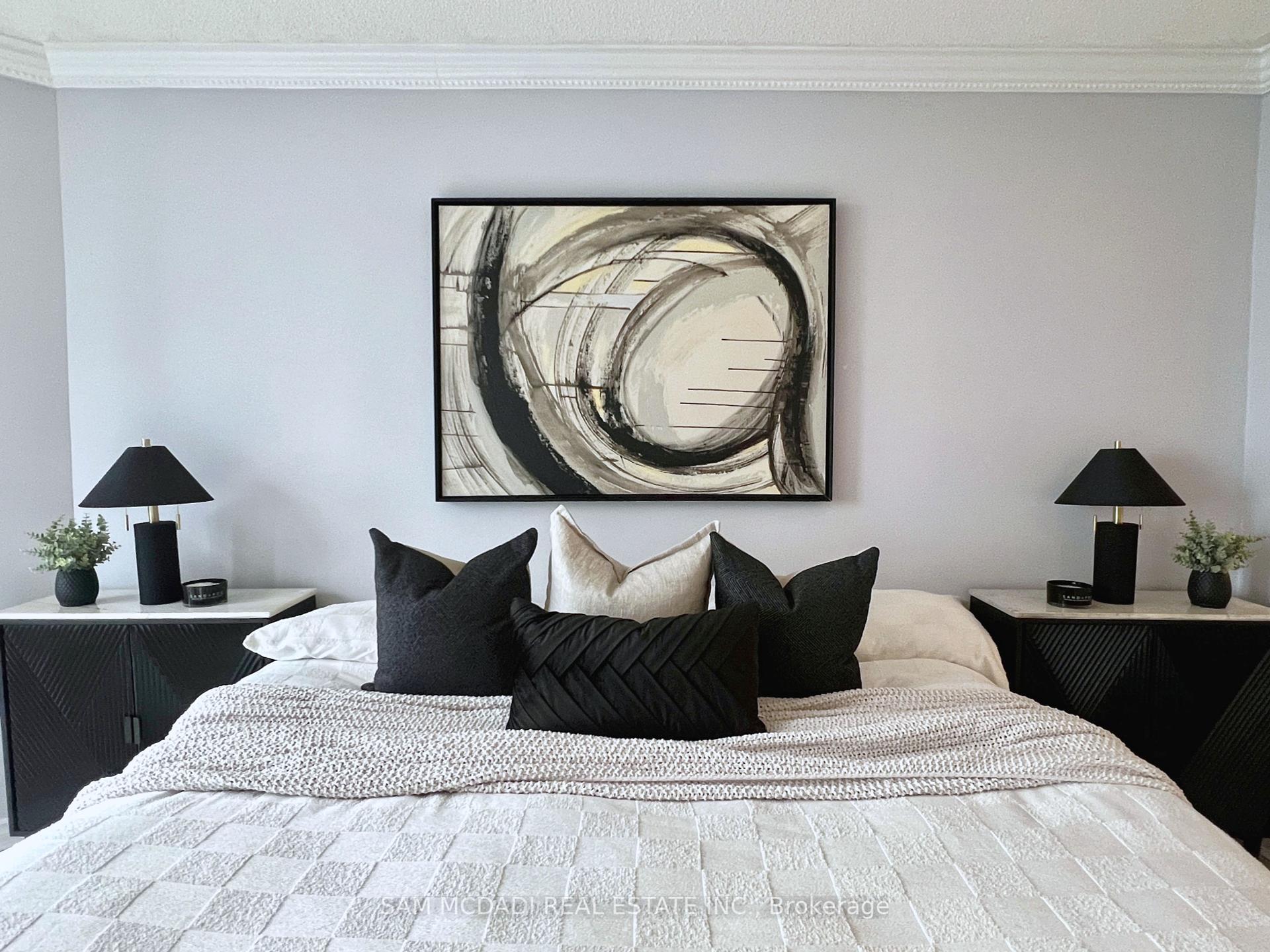 2 Bedrooms Condo at 250 Manitoba, Toronto For sale