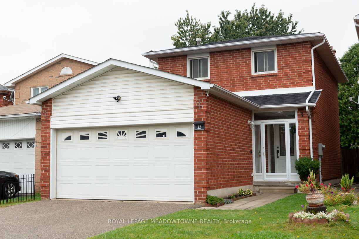 32 Clarridge Court, Brampton, ON L6X 3N5