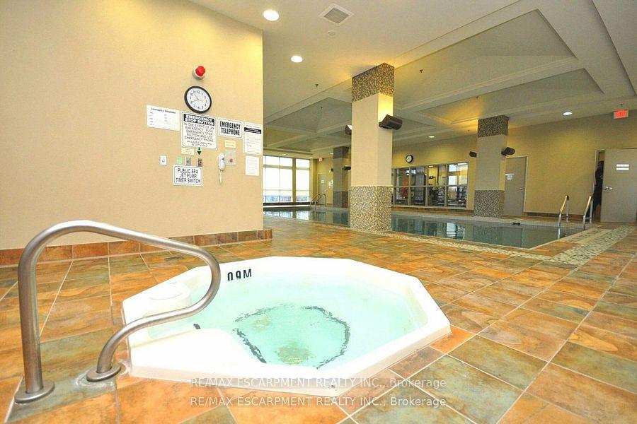 1 Bedroom Condo at 335 Rathburn, Mississauga For sale