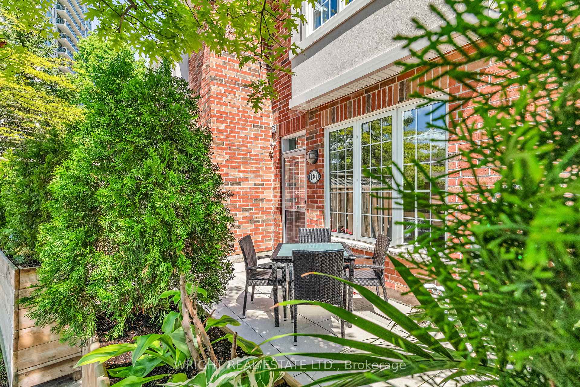 5 Bedrooms Condo at 1347 Rathburn, Mississauga For sale