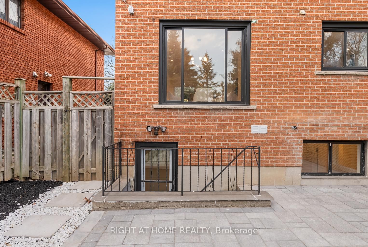 93 Pemberton Road