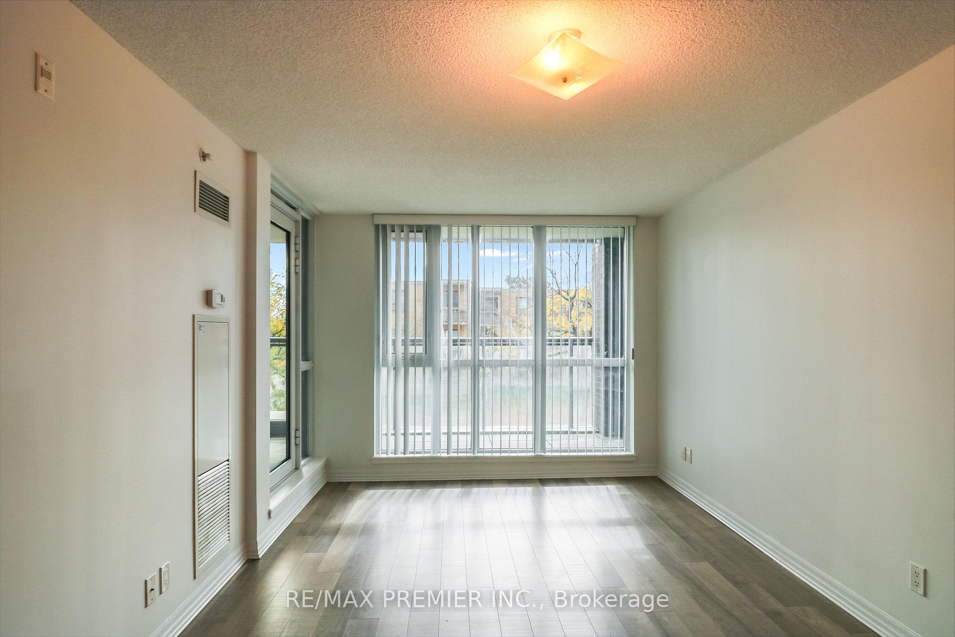 2 Bedrooms Condo at 80 Esther Lorrie, Toronto For sale