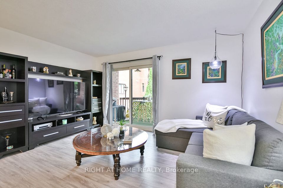 #B6 - 179 Edgehill Drive, Barrie, ON L4N 1L9