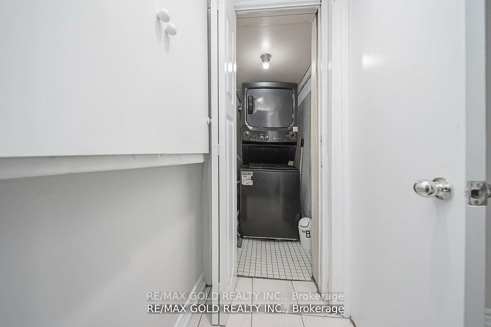 https://trreb-image.ampre.ca/jkbTeS210y1pFy5g6wM-ifdu9OkcHqLMYmKlisEtk9U/rs:fit:960:960/wm:.5:so:0:50:.4/wmsh:10/wmt:PHNwYW4gZm9yZWdyb3VuZD0nd2hpdGUnIGZvbnQ9JzY4Jz5SRS9NQVggR09MRCBSRUFMVFkgSU5DLiwgQnJva2VyYWdlPC9zcGFuPg/L3RycmViL2xpc3RpbmdzLzQxLzEyLzM2LzIzL3AvYTljYWE4YzMtODNlYy00ZDUzLWJlYzItMTkwODg3YTAxNDg2LmpwZw.jpg