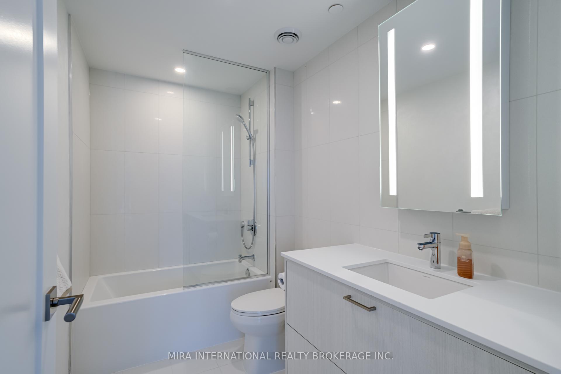 3 Bedrooms Condo at 30 Inn On The Park,  Toronto For sale