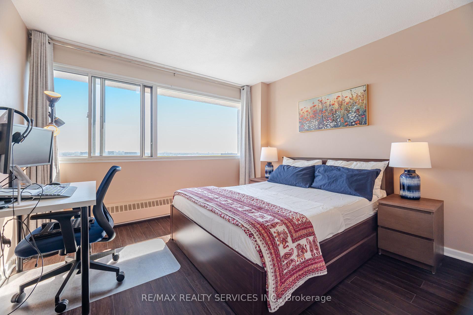 2 Bedrooms Condo at 715 Don Mills, Toronto For sale