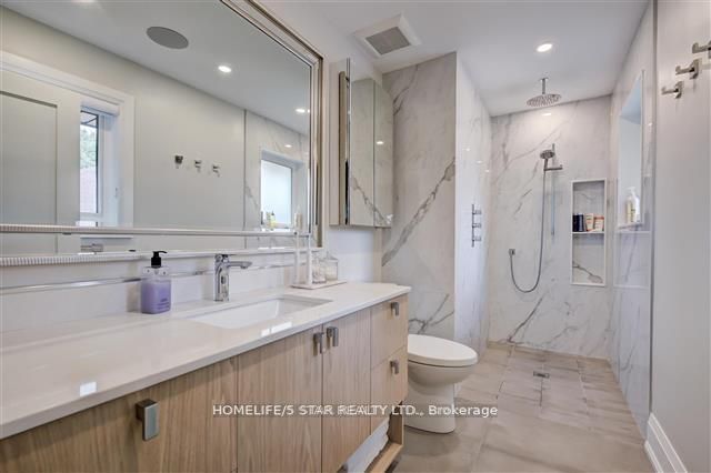 7 KINGSBOROUGH Crescent
