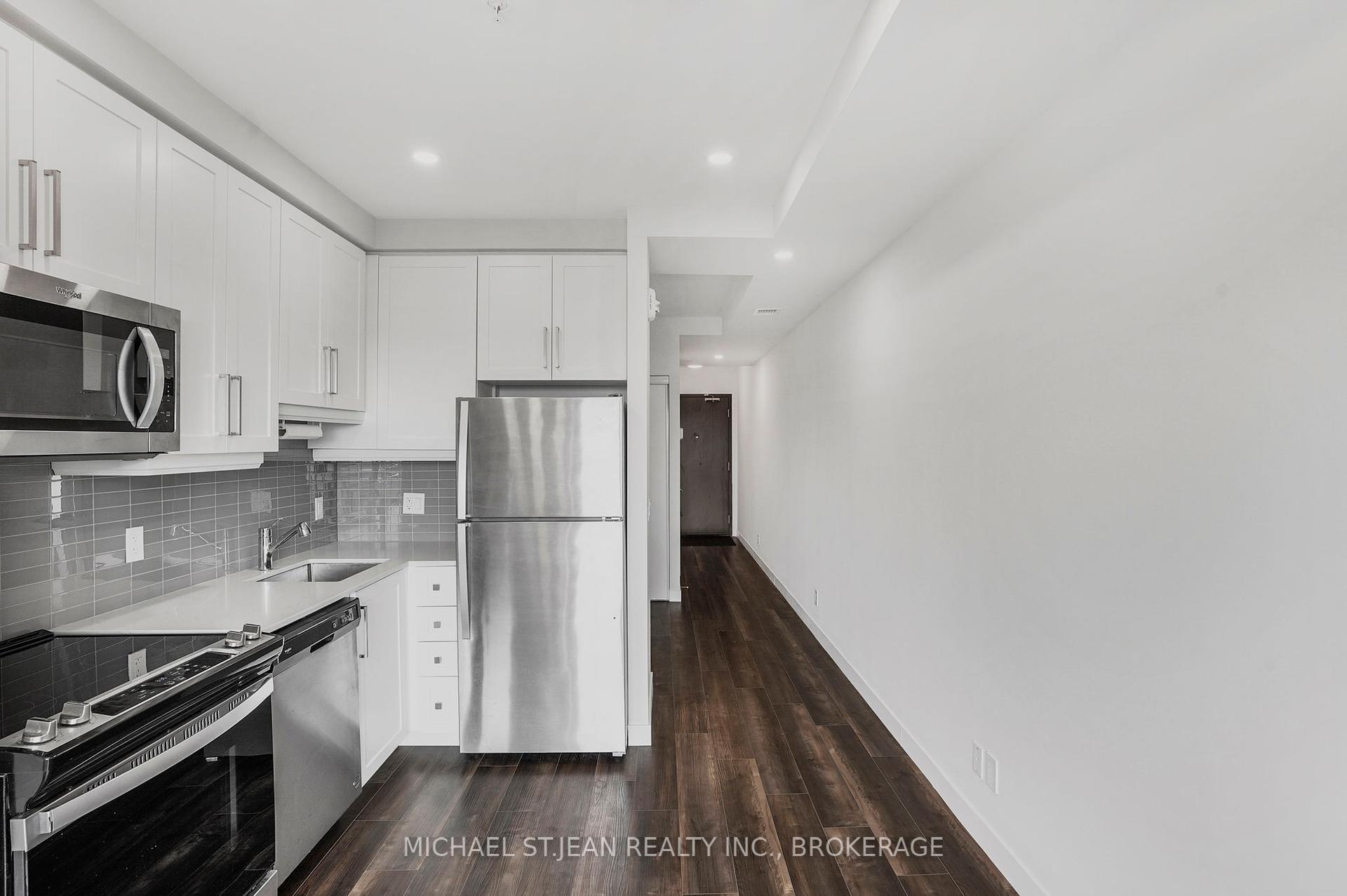 1 Bedroom Condo at 15 Queen,  Hamilton For sale