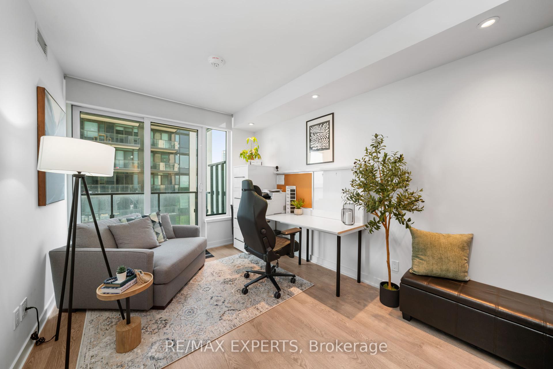 2 Bedrooms Condo at 1926 Lake Shore, Toronto For sale