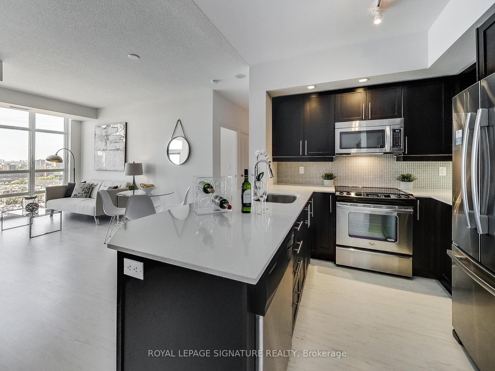 3 Bedrooms Condo at 85 East Liberty, Toronto For sale