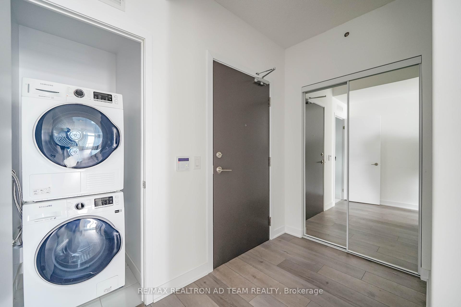 Condo at 10 Honeycrisp, Vaughan For sale