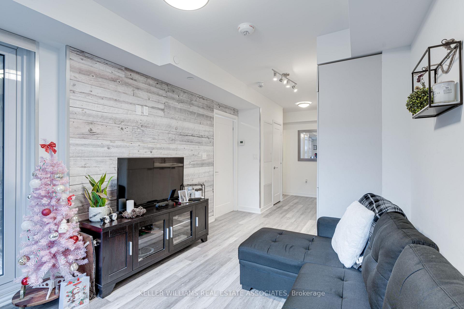 1 Bedroom Condo at 576 Front, Toronto For sale