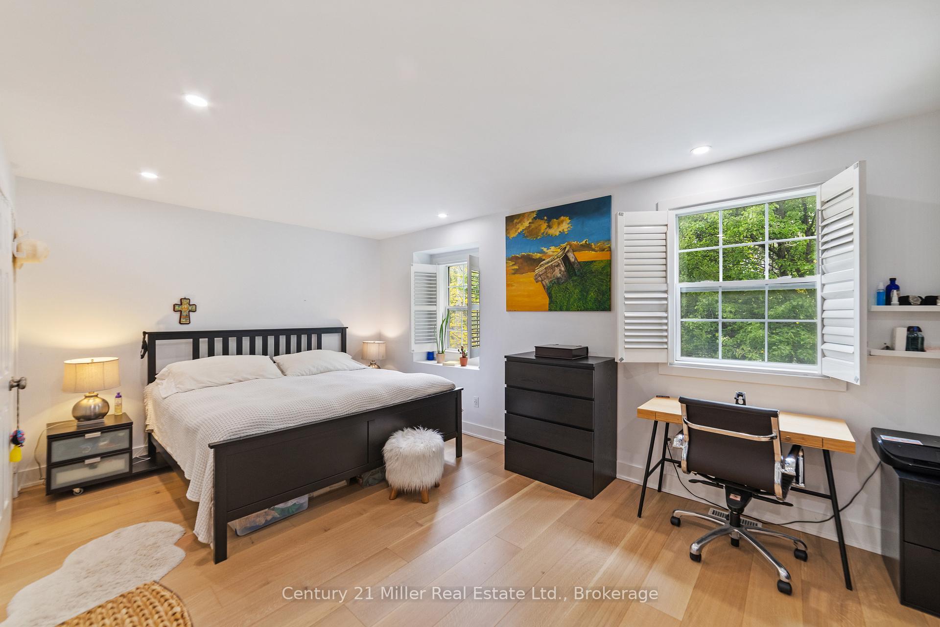 2 Bedrooms Condo at 1061 North Shore, Burlington For sale