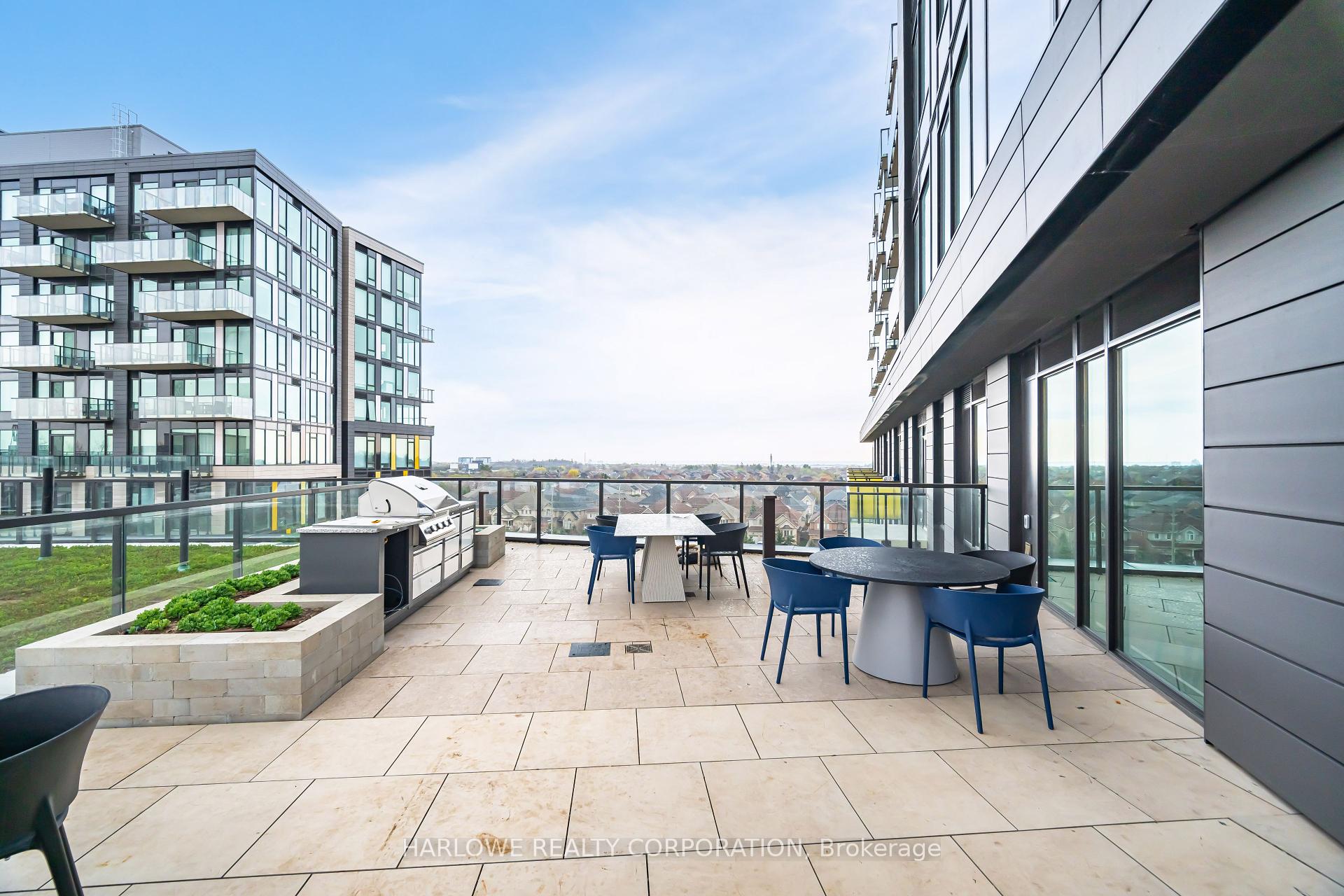 3 Bedrooms Condo at 3006 William Cutmore, Oakville For sale