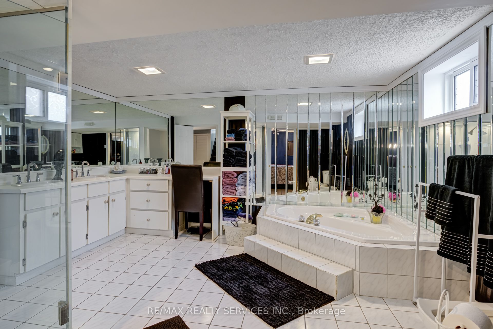 1076 Orchard Road