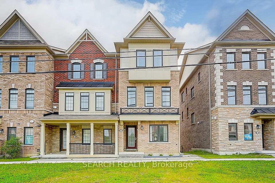 10931 Victoria Square