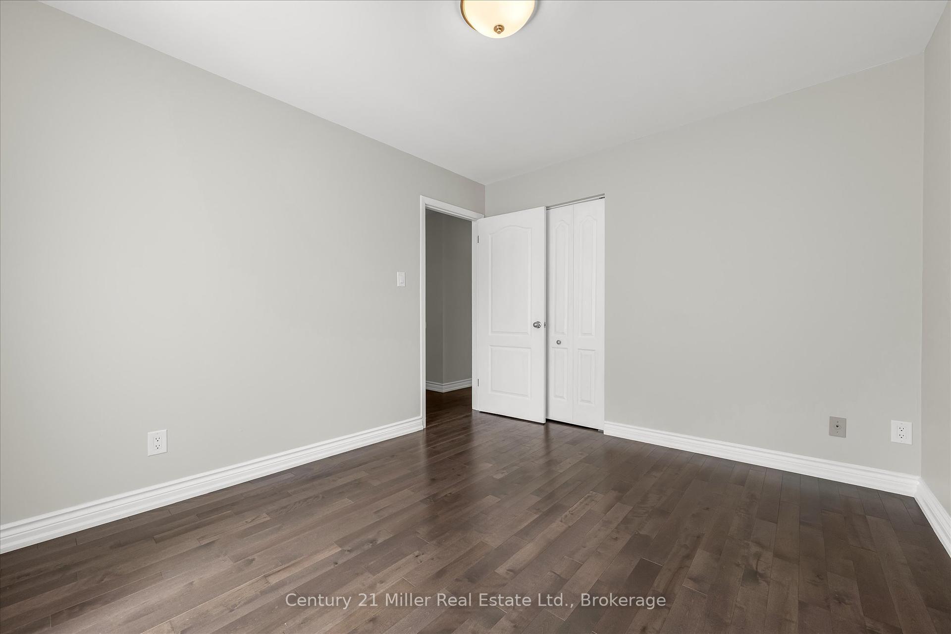 3 Bedrooms Condo at 1531 Westminster, Burlington For sale