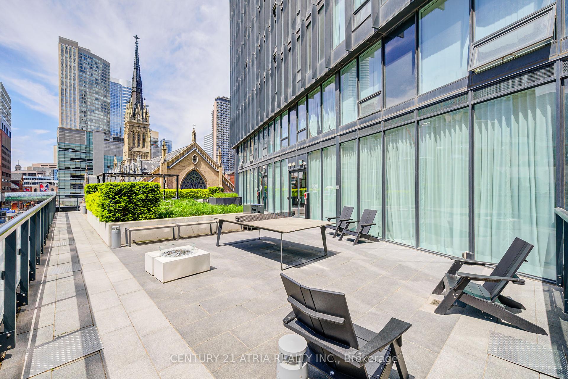 2 Bedrooms Condo at 60 Shuter, Toronto For sale