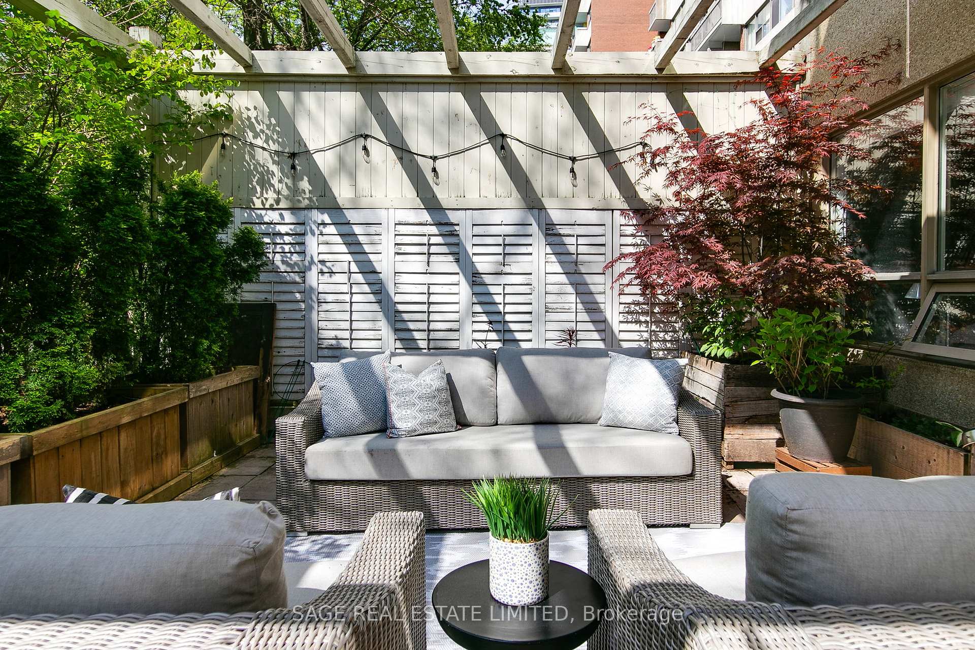 2 Bedrooms Condo at 111 Merton, Toronto For sale