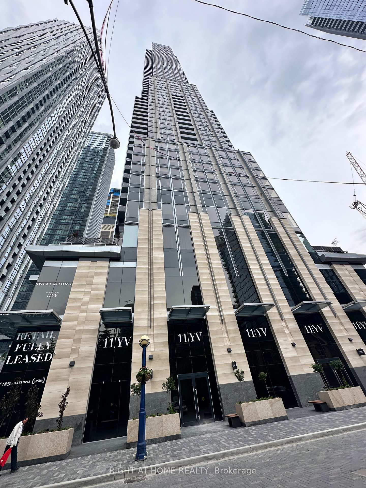 4 Bedrooms Condo at 11 Yorkville, Toronto For sale
