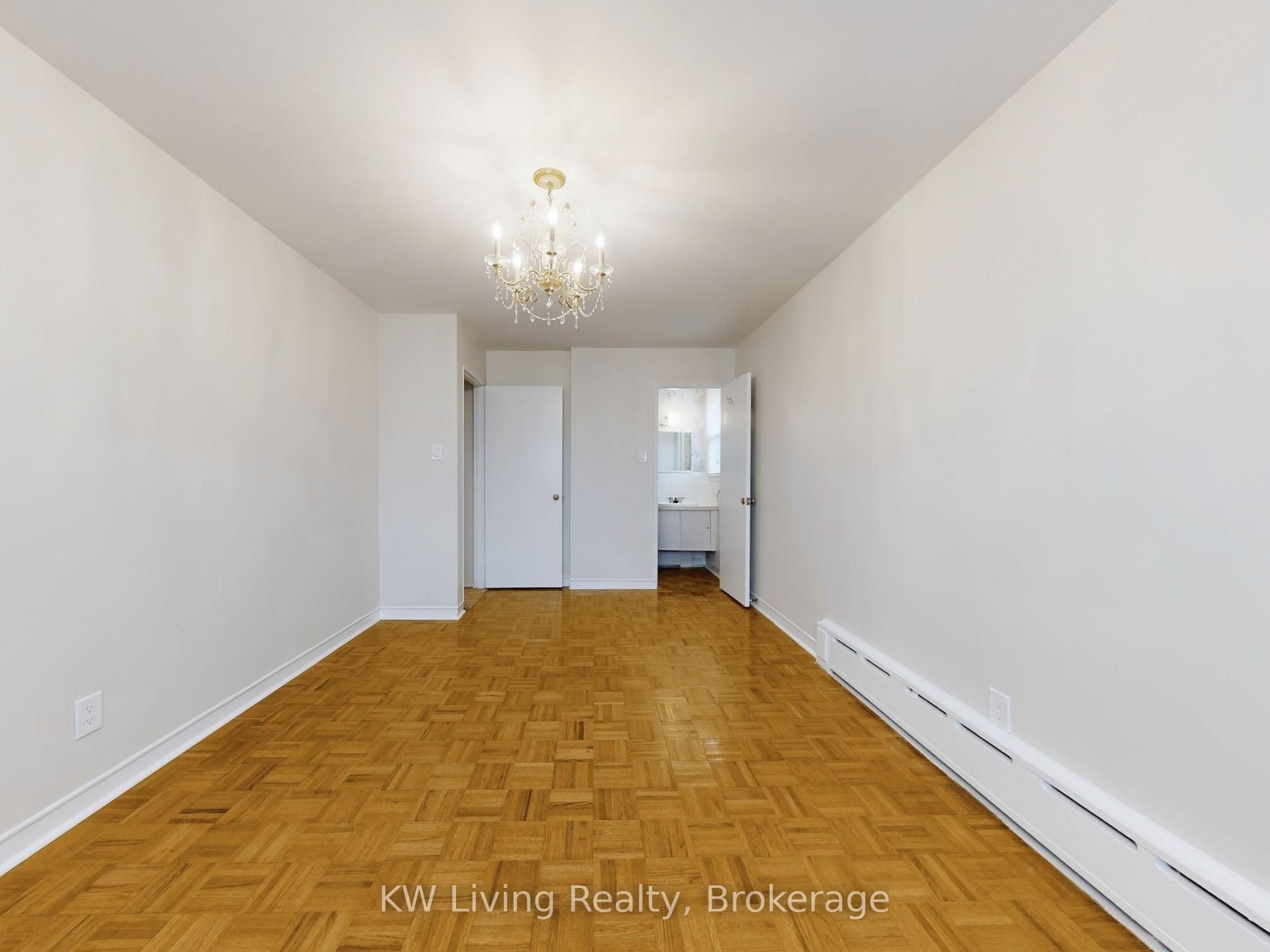 207 Hendon Avenue, Toronto, ON M2M 1A9