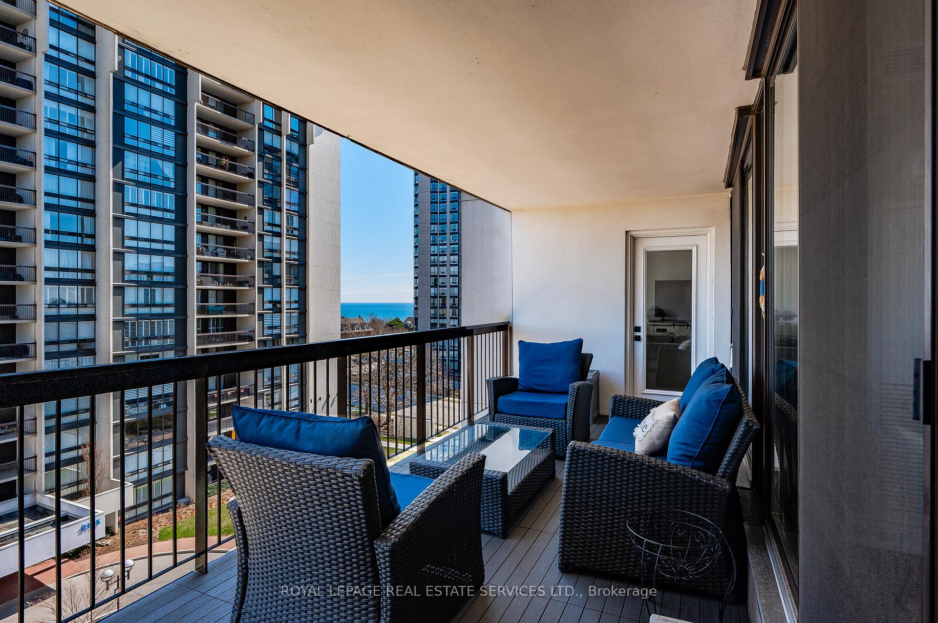 2 Bedrooms Condo at 2185 Marine,  Oakville For sale