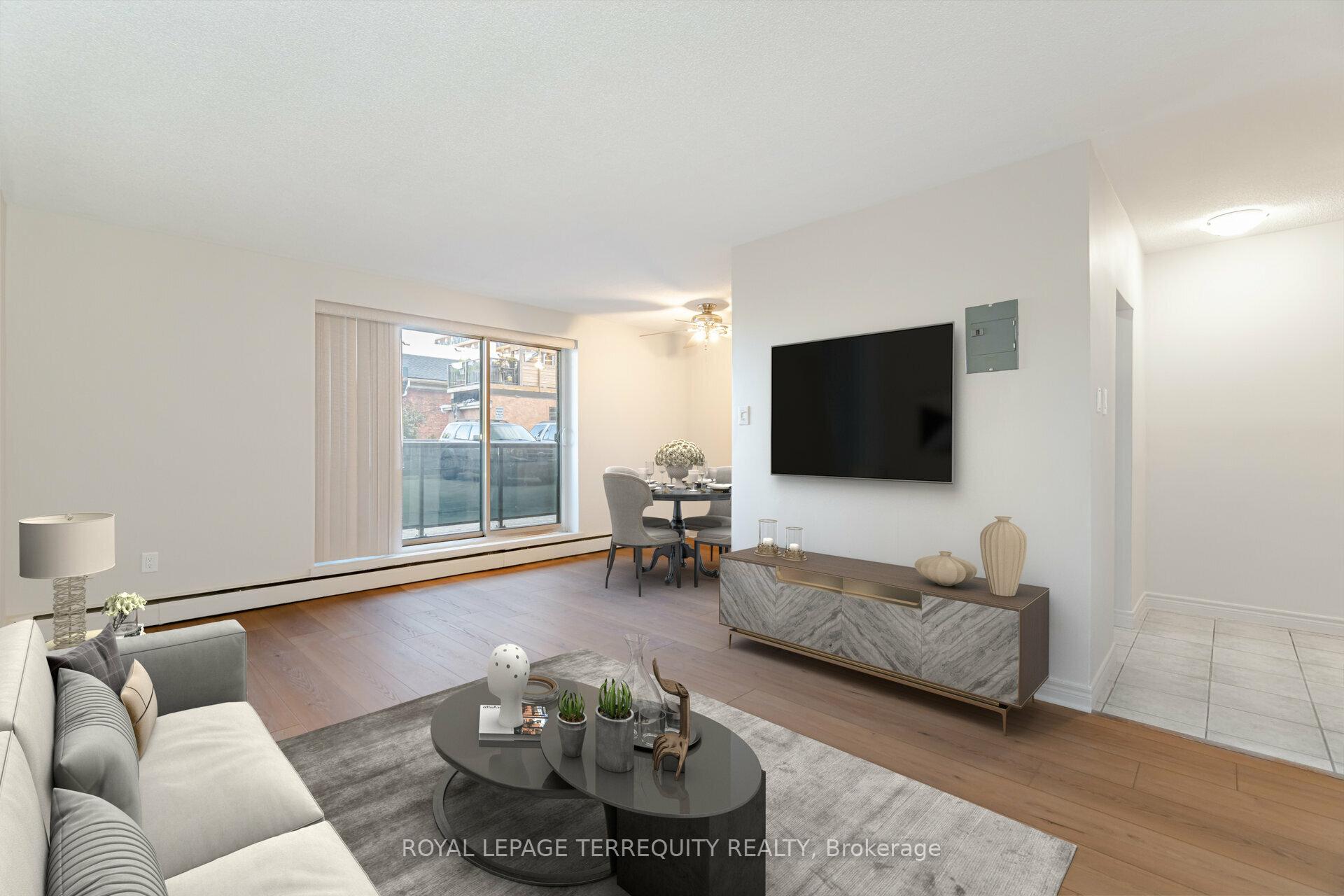 2 Bedrooms Condo at 81 Charlton, Hamilton For sale