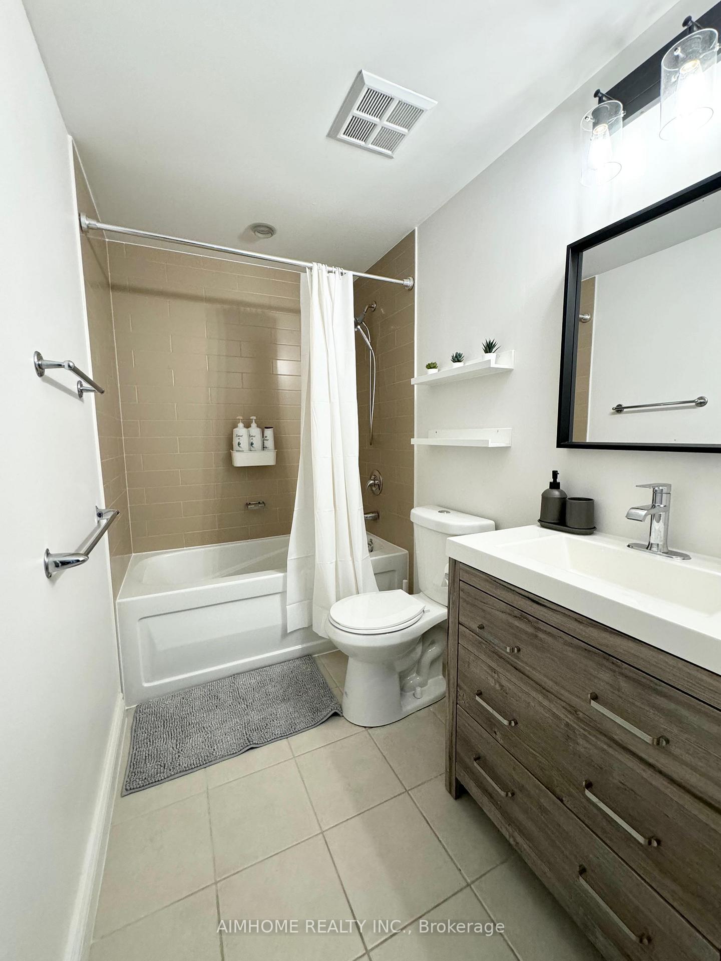 2 Bedrooms Condo at 10 Navy Wharf, Toronto For sale