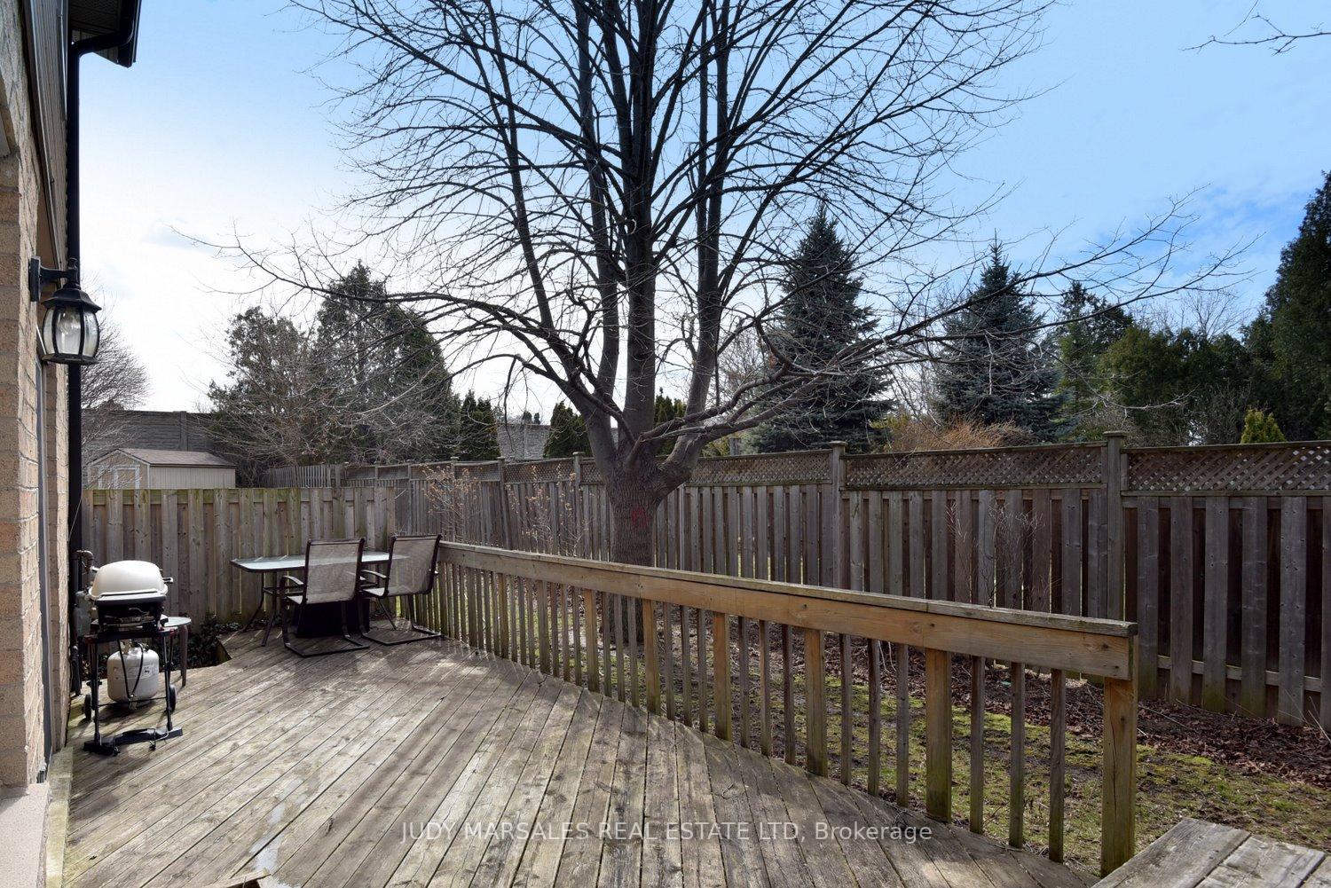 3 Bedrooms Condo at 644 Upper Paradise,  Hamilton For sale