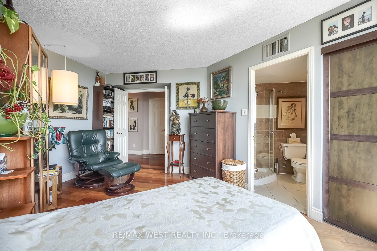 3 Bedrooms Condo at 2285 Lake Shore, Toronto For sale