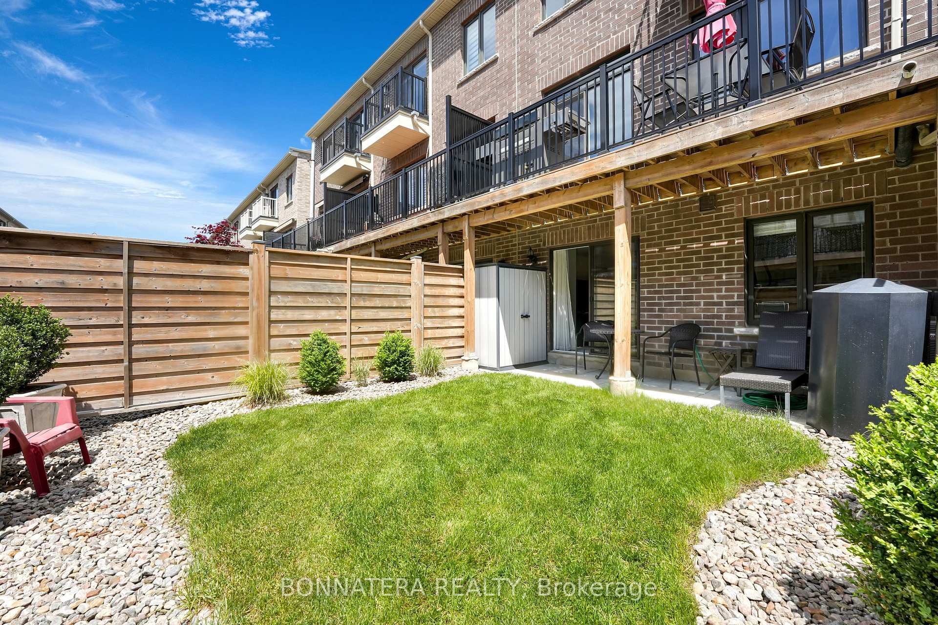 4 Bedrooms Condo at 10 Augustus, Toronto For sale