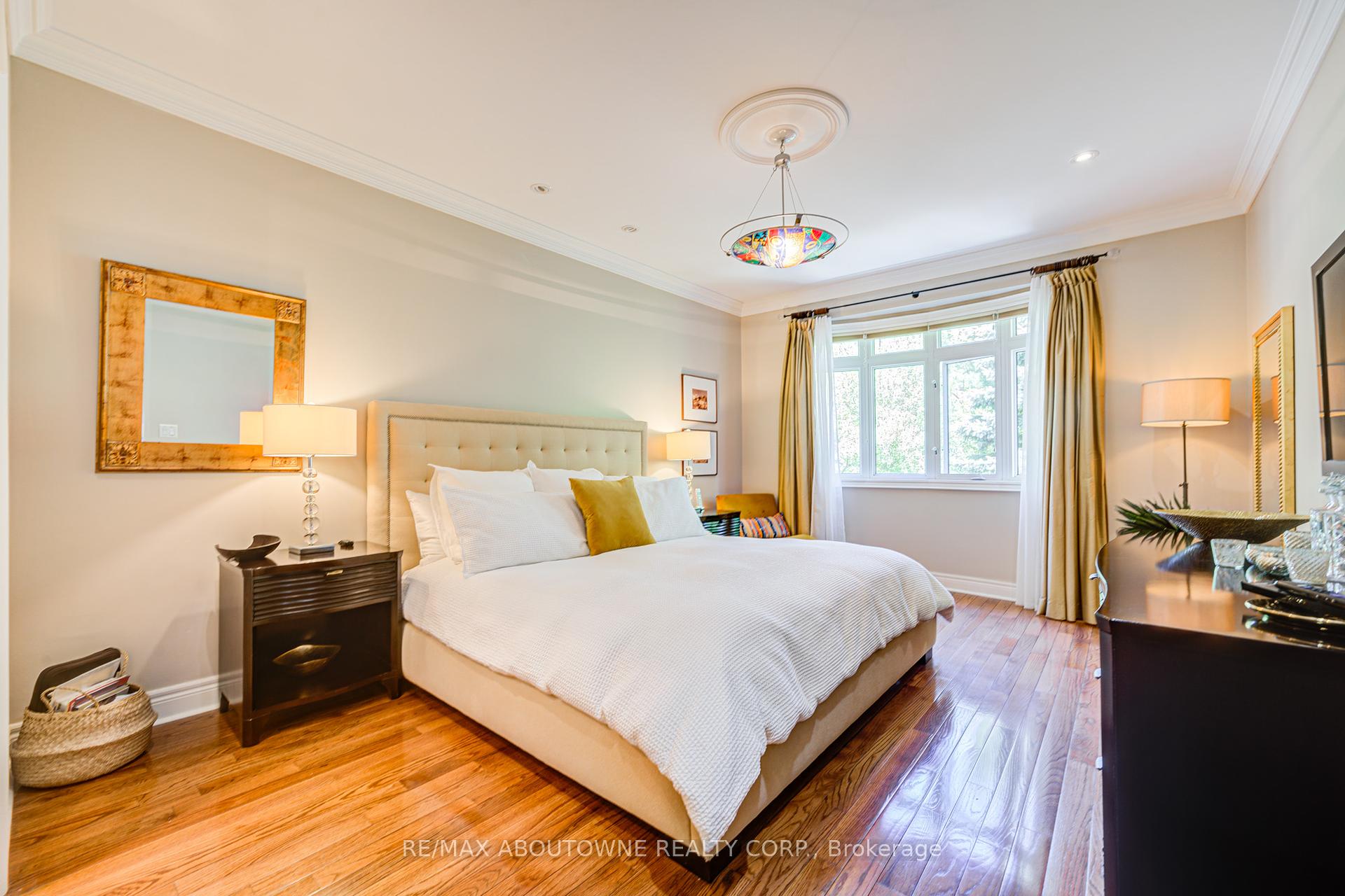 2 Bedrooms Condo at 1169 Dorval, Oakville For sale