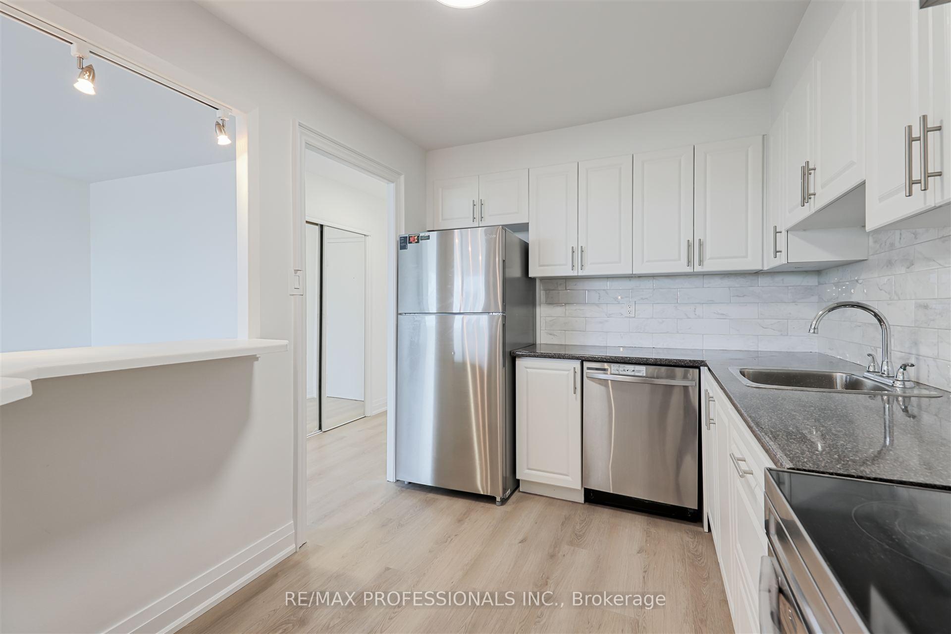 3 Bedrooms Condo at 11 Neilson, Toronto For sale