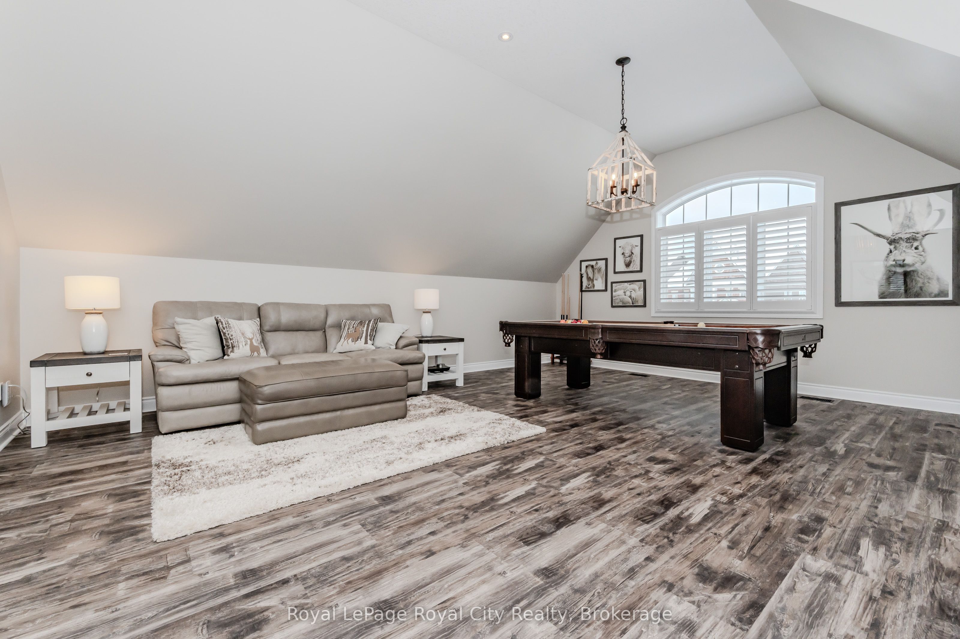 213 Tremaine Crescent