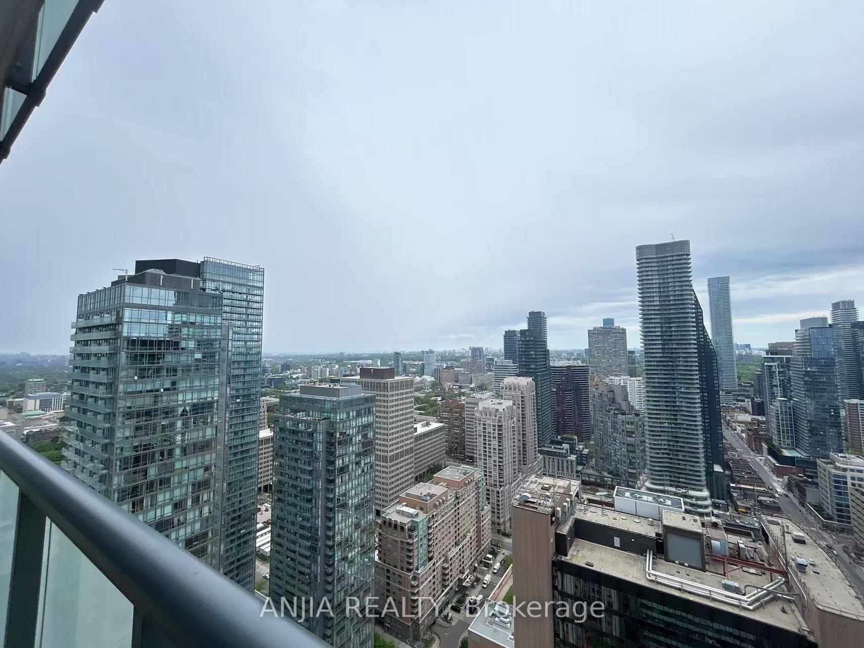 1 Bedroom Condo at 15 Grenville, Toronto For sale