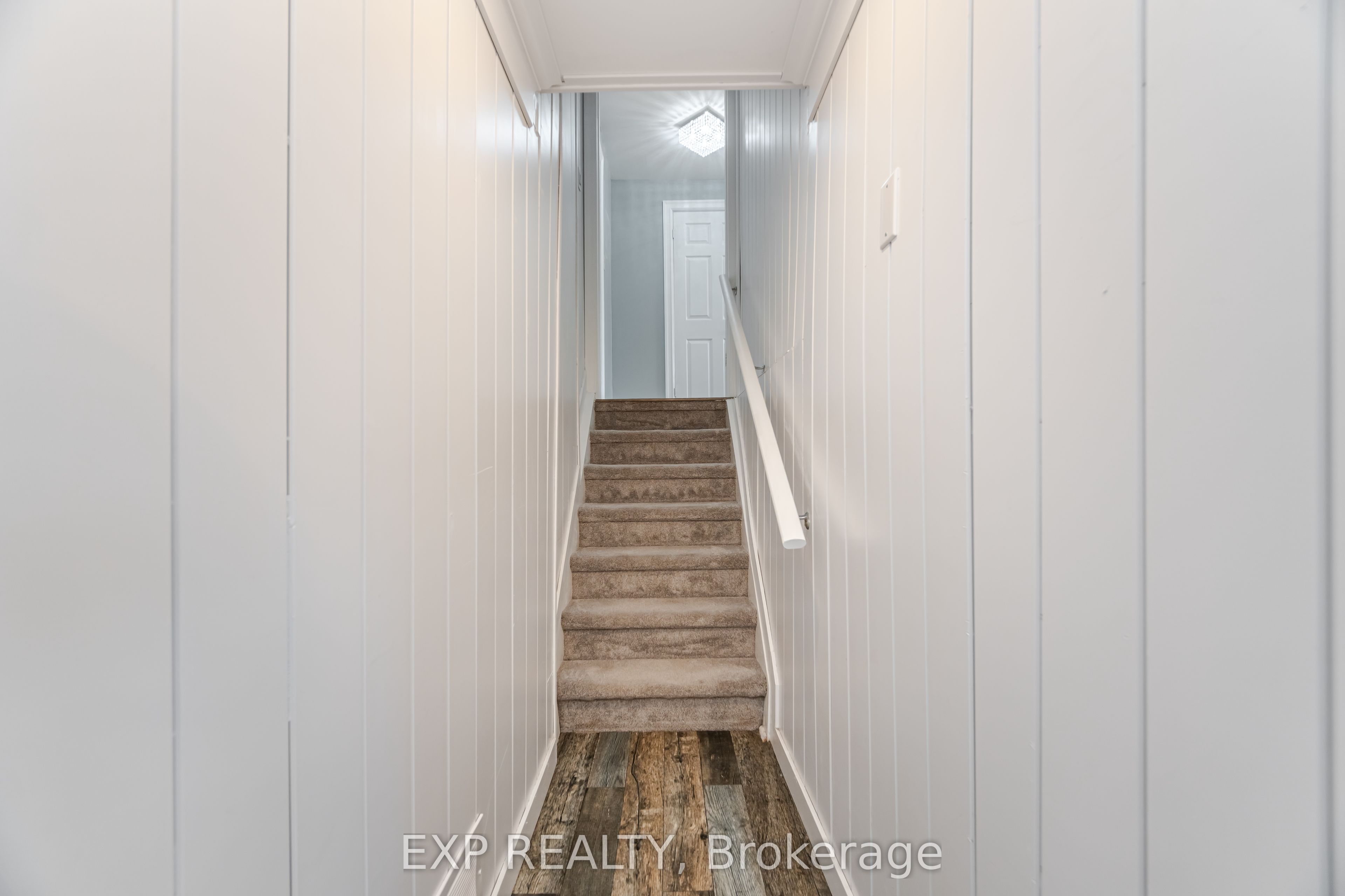 10 Rosemary Road, Halton Hills, ON L7J 1E8