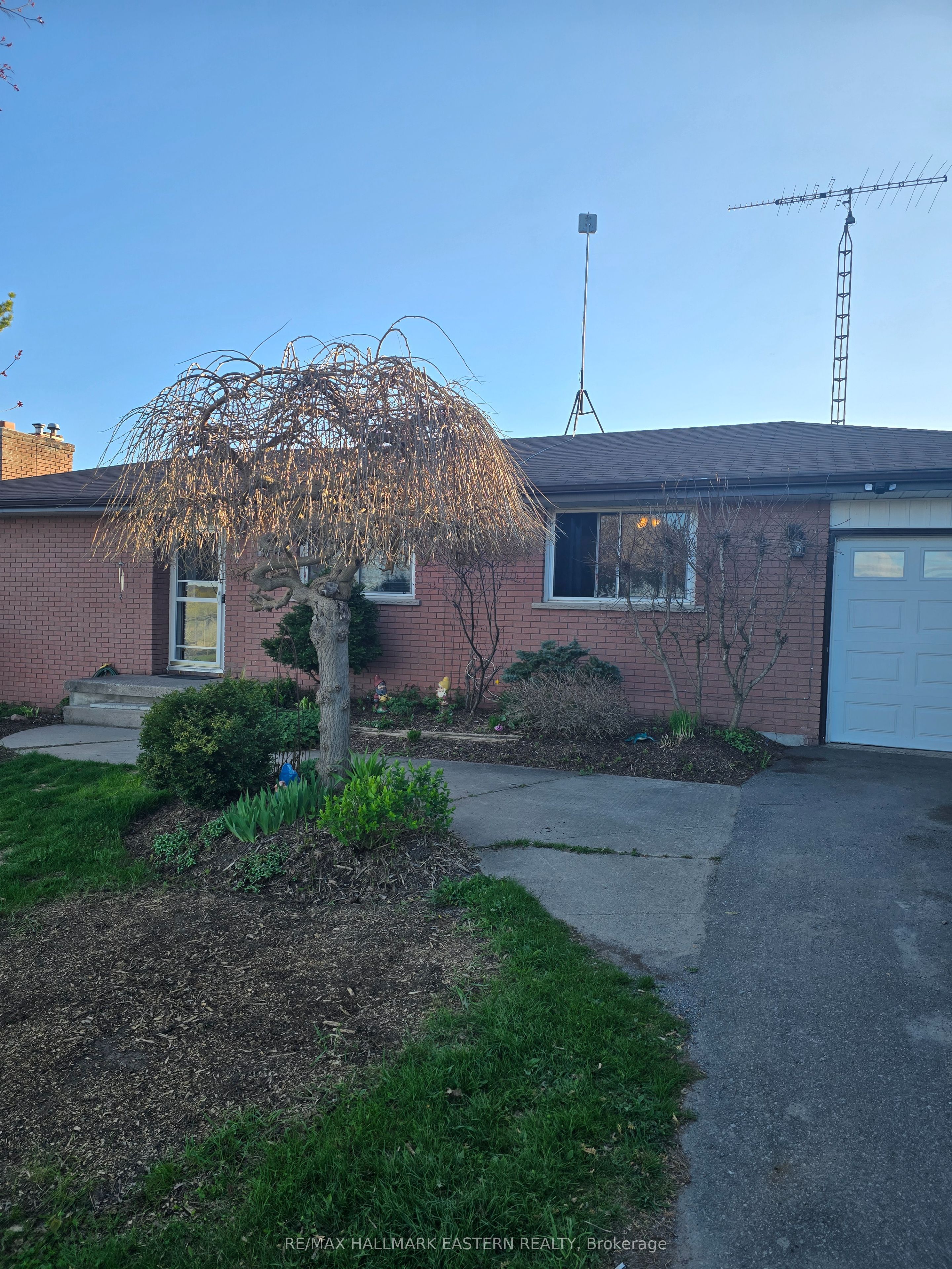 352 Peregrine Road, Selwyn, ON K9J 6X2