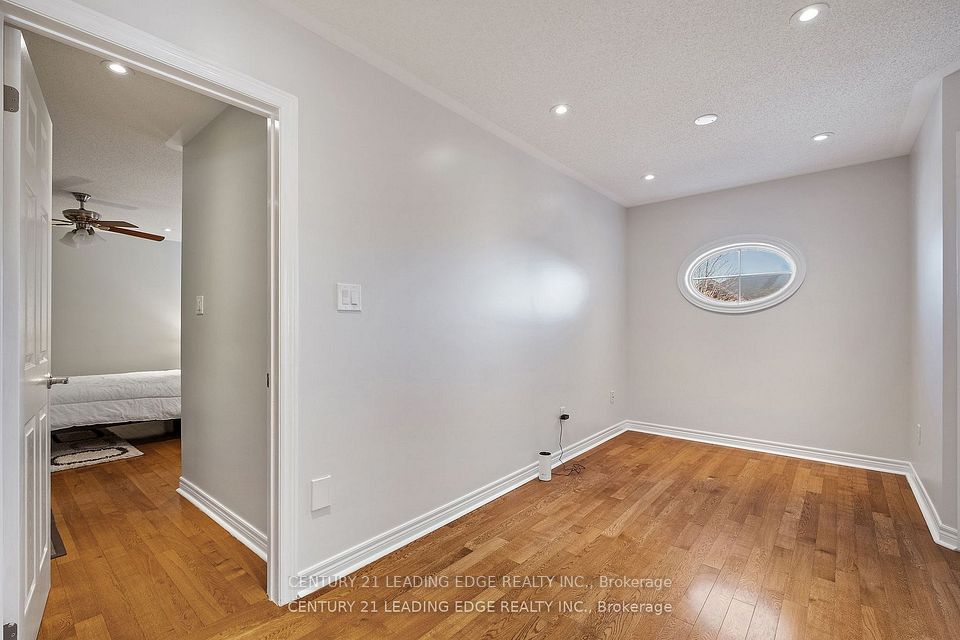 https://trreb-image.ampre.ca/joKiGg7jLiIJj983QPhWW9vCgV_DzNaWLJe3FVq28iM/rs:fit:960:960/wm:.5:so:0:50:.4/wmsh:10/wmt:PHNwYW4gZm9yZWdyb3VuZD0nd2hpdGUnIGZvbnQ9JzY4Jz5DRU5UVVJZIDIxIExFQURJTkcgRURHRSBSRUFMVFkgSU5DLiwgQnJva2VyYWdlPC9zcGFuPg/L3RycmViL2xpc3RpbmdzLzQwLzgyLzQ2LzUyL3AvNTIwY2RhNmQtMjEzOS00YzFmLWJlYWItY2E1M2FhMzYyYjZiLmpwZw.jpg