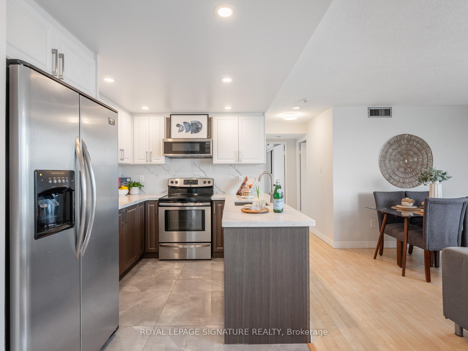 3 Bedrooms Condo at 3050 Ellesmere, Toronto For sale