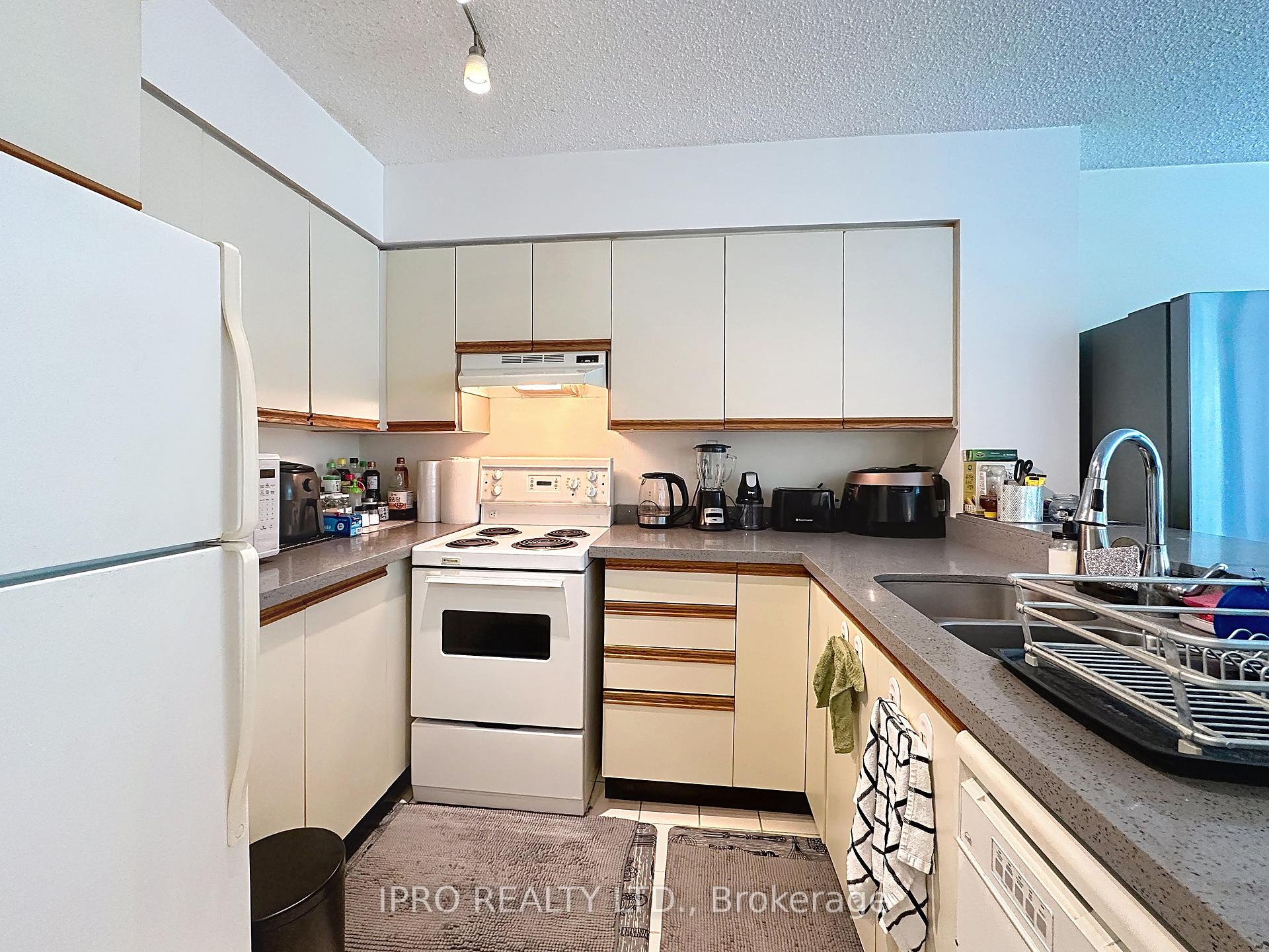 1 Bedroom Condo at 95 Prince Arthur, Toronto For sale