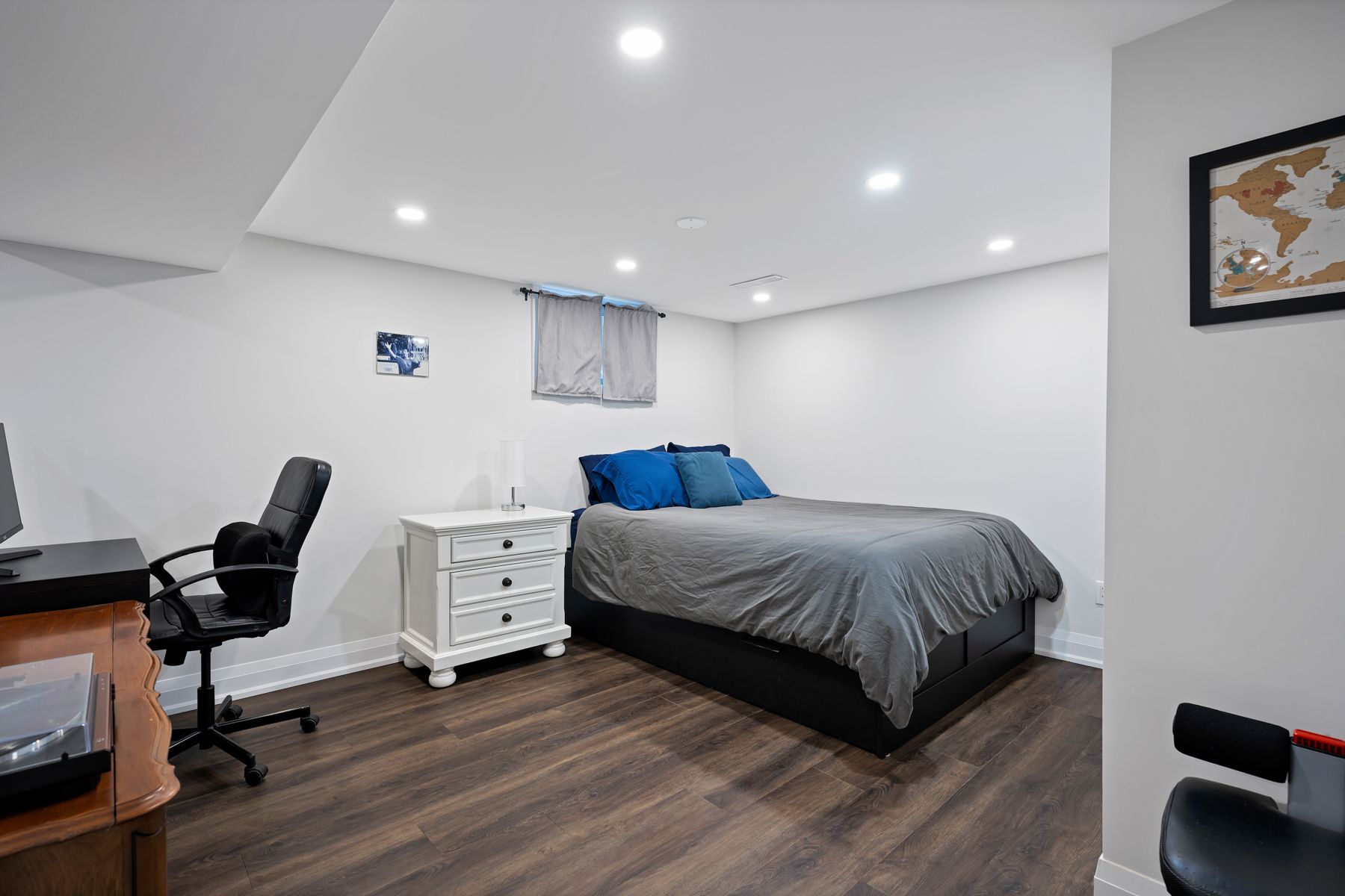 89 Charleswood Drive