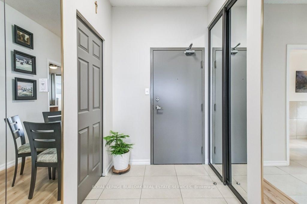 2 Bedrooms Condo at 1201 North Shore, Burlington For sale