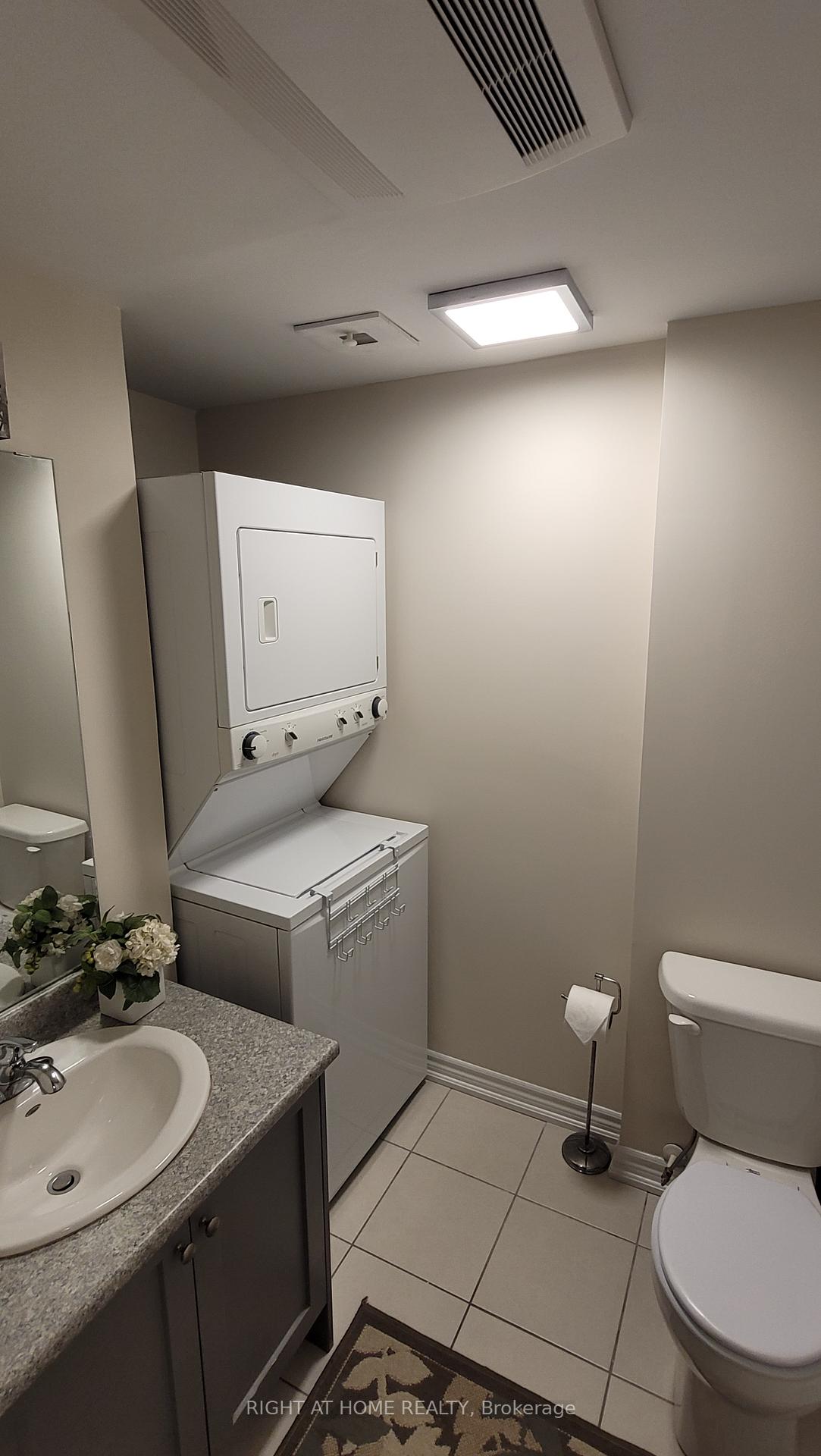 1 Bedroom Condo at 380 Hopewell, Toronto For sale