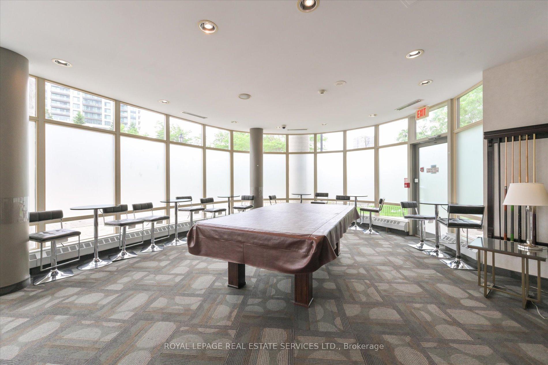 1 Bedroom Condo at 15 Windermere,  Toronto For sale