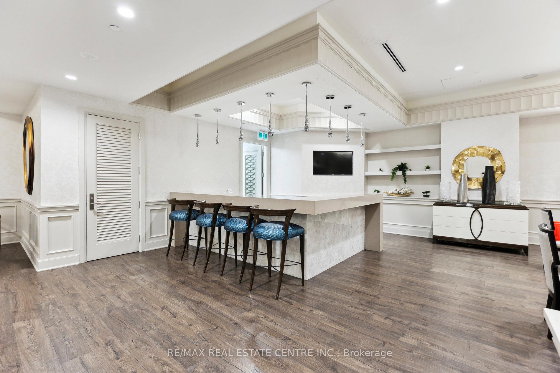 3 Bedrooms Condo at 9075 Jane,  Vaughan For sale